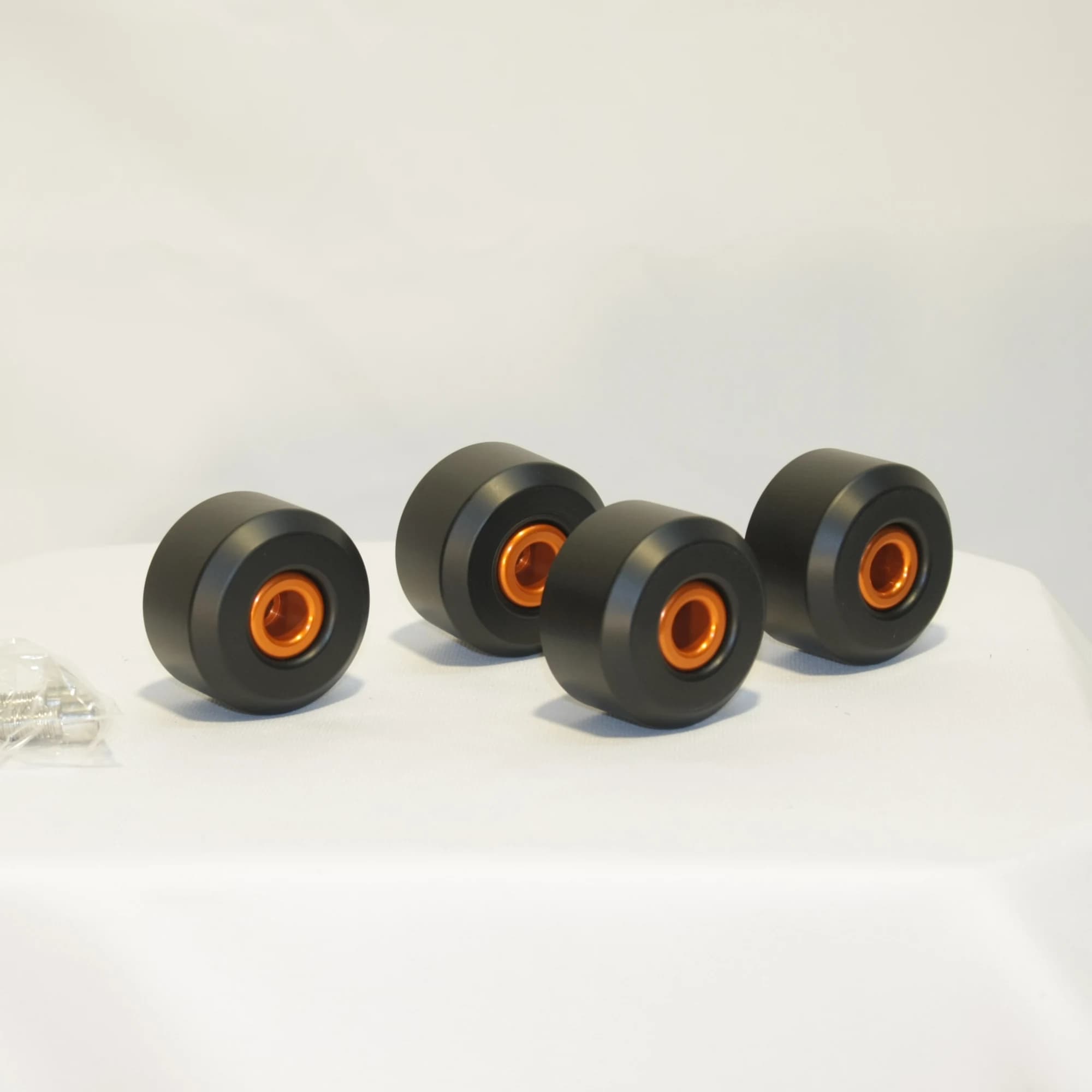 KTM Duke Düşme Koruma Kaydırıcı (Crash Pad / Slider) — cepheden görünüm